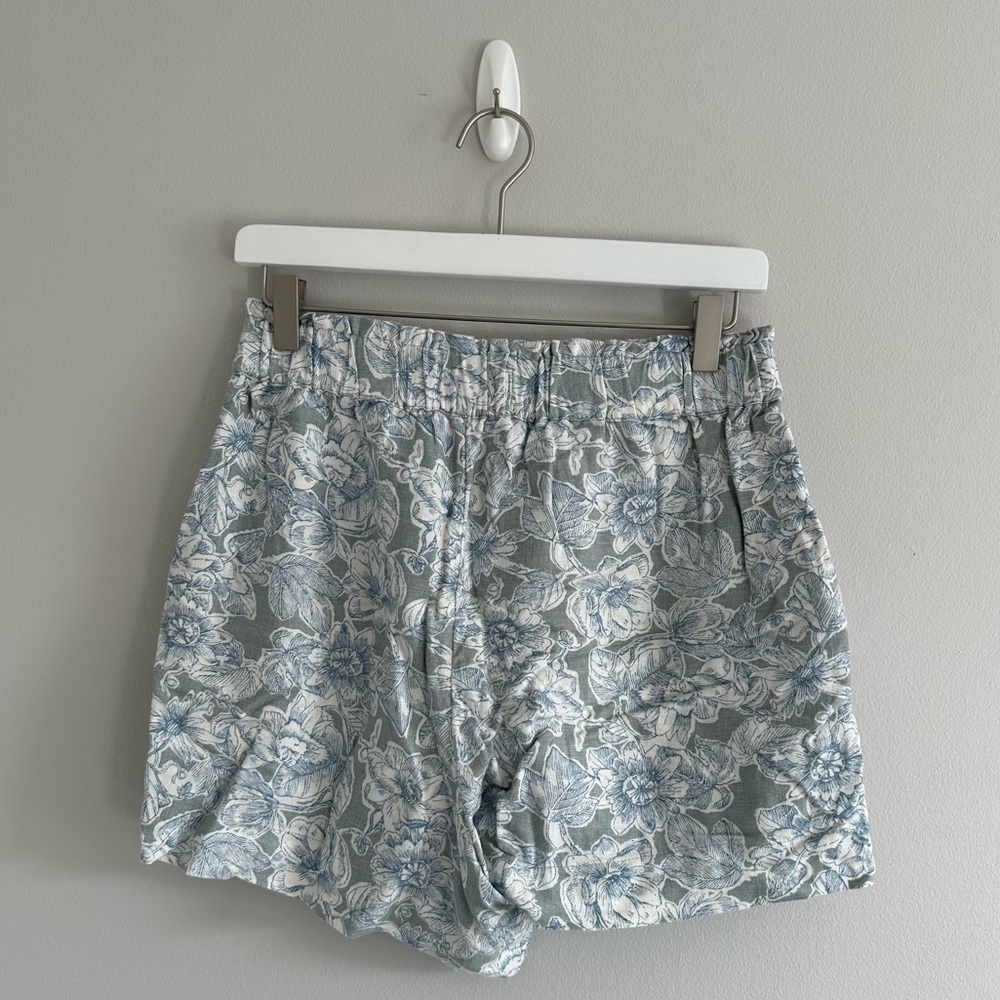 Abercrombie & Fitch Blue Floral Paper Bag High Waisted Shorts Size M - Picture 3 of 4